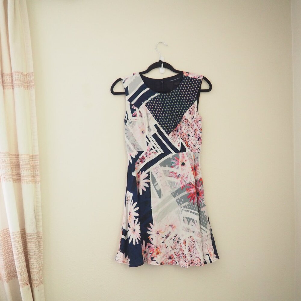 !! French Connection Floral Patchwork Sleeveless Skater Dress sz US 2 - Picture 2 of 8